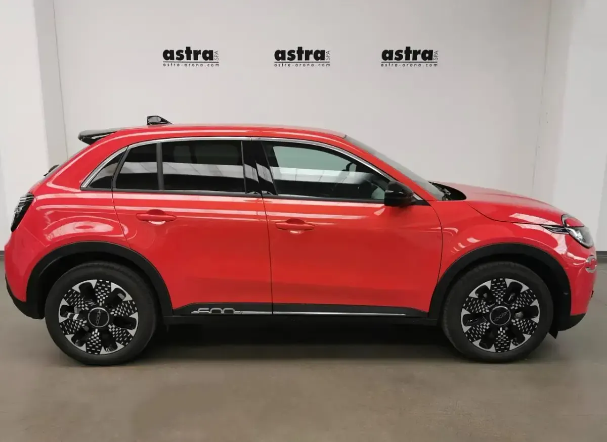 Usata Fiat 600 La Prima 61 kW (84 CV) 2024 Blu SUV