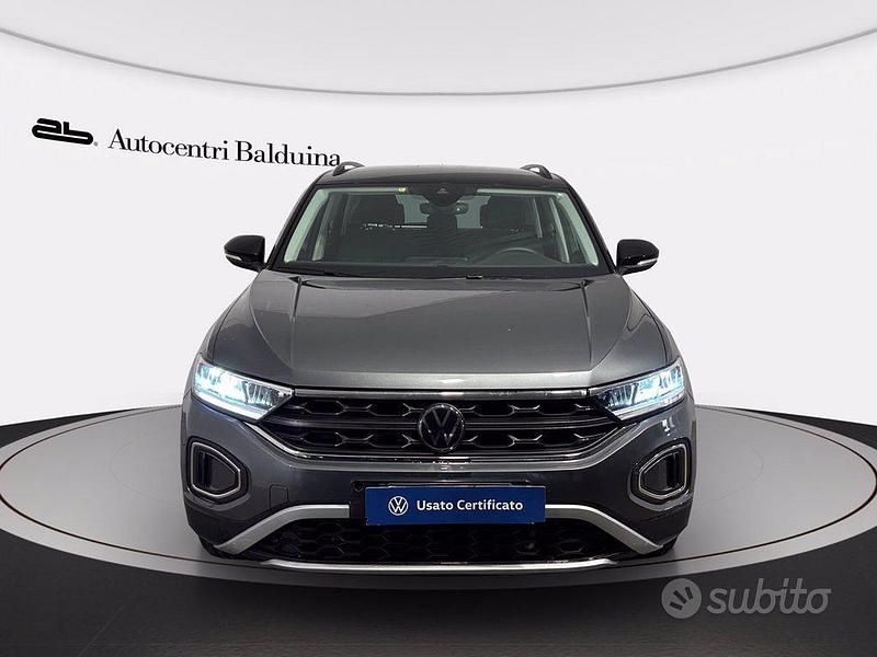 Usata VW T-Roc Life 150 CV (110 kW) 2023 Grigio indyum/tetto nero SUV