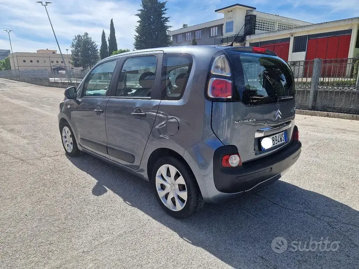 Usata Citroën C3 Picasso 92 CV (67 kW) 2011 Grigio Monovolume
