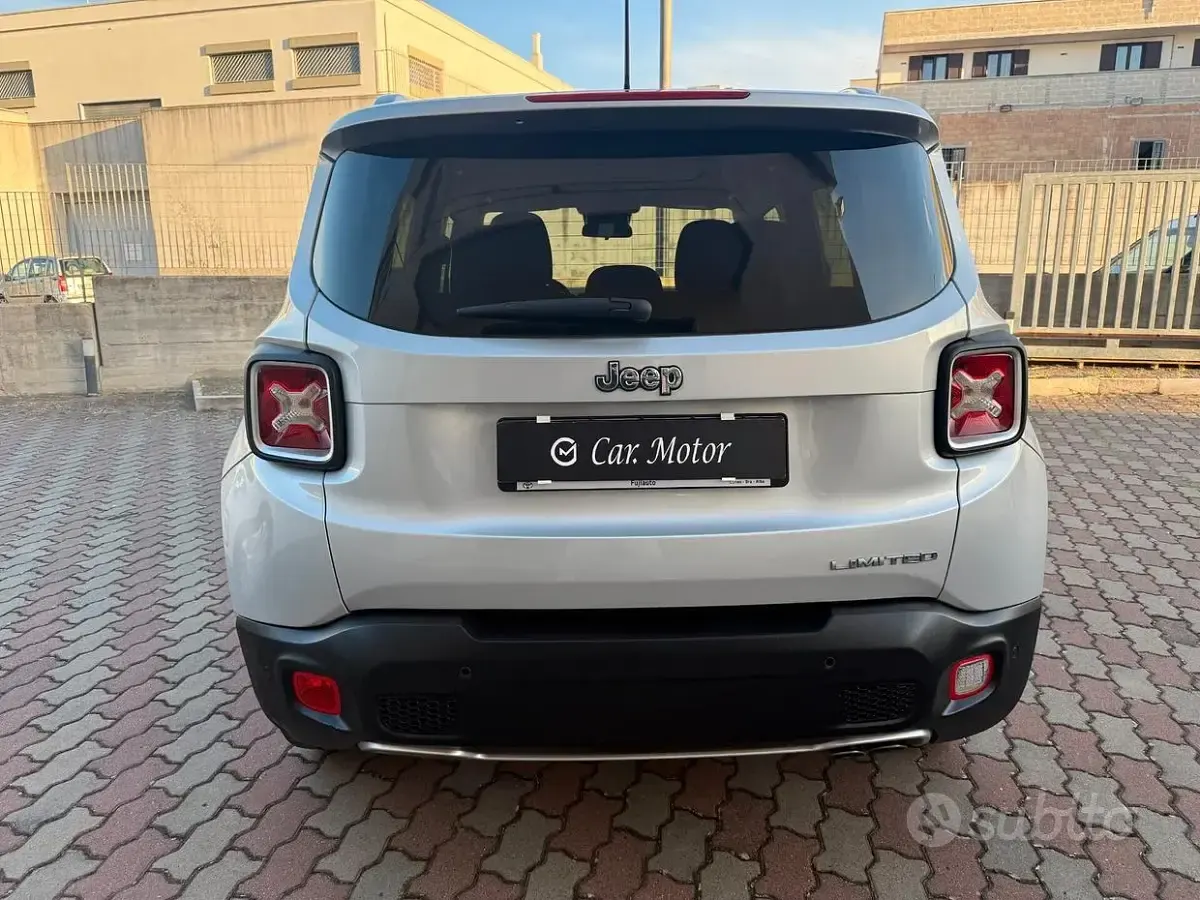 Usata Jeep Renegade Limited 120 CV (88 kW) 2016 Grigio SUV