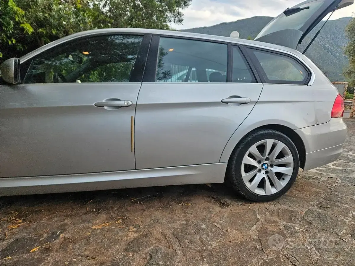 Usata BMW 320 184 CV (135 kW) 2011 Bianco Station wagon