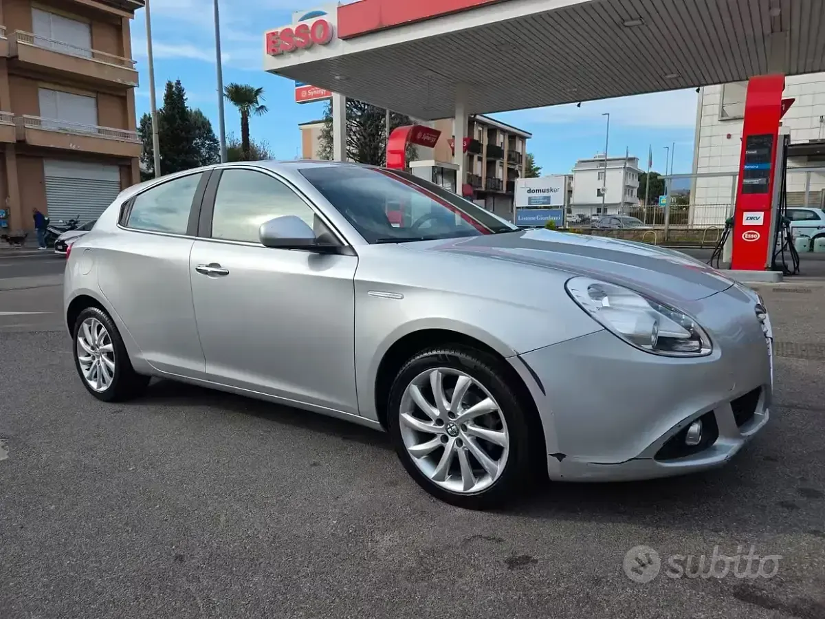 Usata Alfa Romeo Giulietta Business 120 CV (88 kW) 2016 Grigio Utilitaria