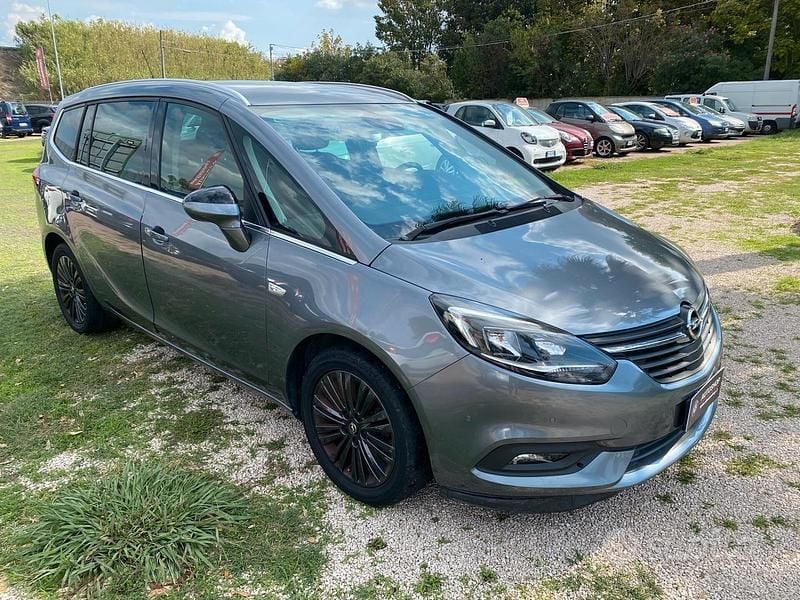 Usata Opel Zafira Life Innovation 137 CV (100 kW) 2019 Grigio Monovolume