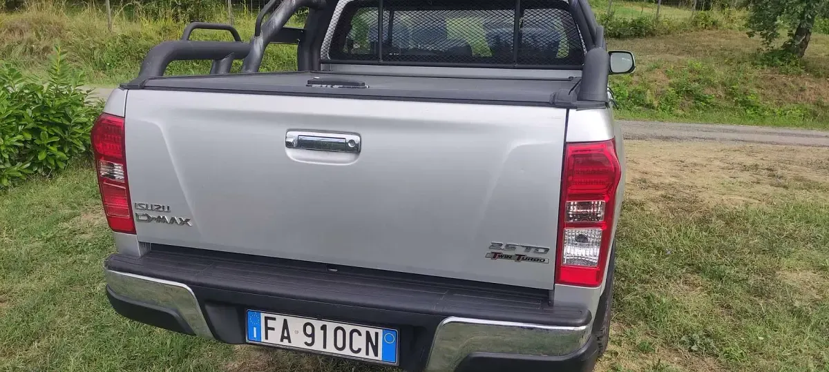 Usata Isuzu D-Max 163 CV (119 kW) 2015 Argento SUV