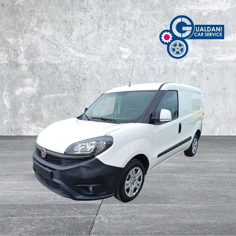 Usata Fiat Doblò Easy 95 CV (69 kW) 2021 Bianco Monovolume