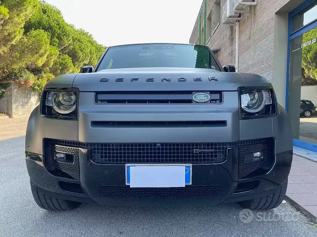 Usata Land Rover Defender Dynamic 300 CV (220 kW) 2023 Grigio SUV