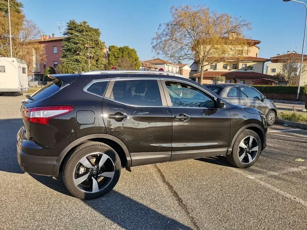 Usata Nissan Qashqai Tekna 110 CV (80 kW) 2015 Nero SUV
