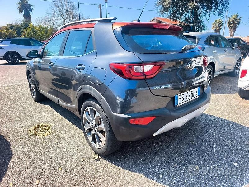 Begagnad Kia Stonic 100 HK (73 kW) 2018 Grå SUV