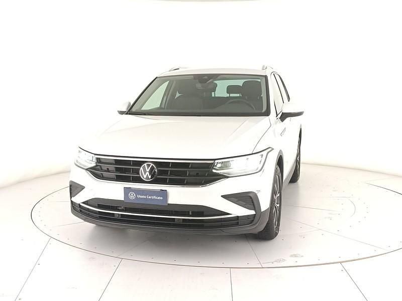 Usata VW Tiguan Life 122 CV (89 kW) 2022 Bianco SUV