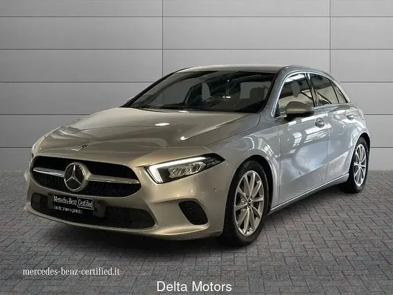 Begagnad Mercedes A180 116 HK (85 kW) 2020 Halvkombi