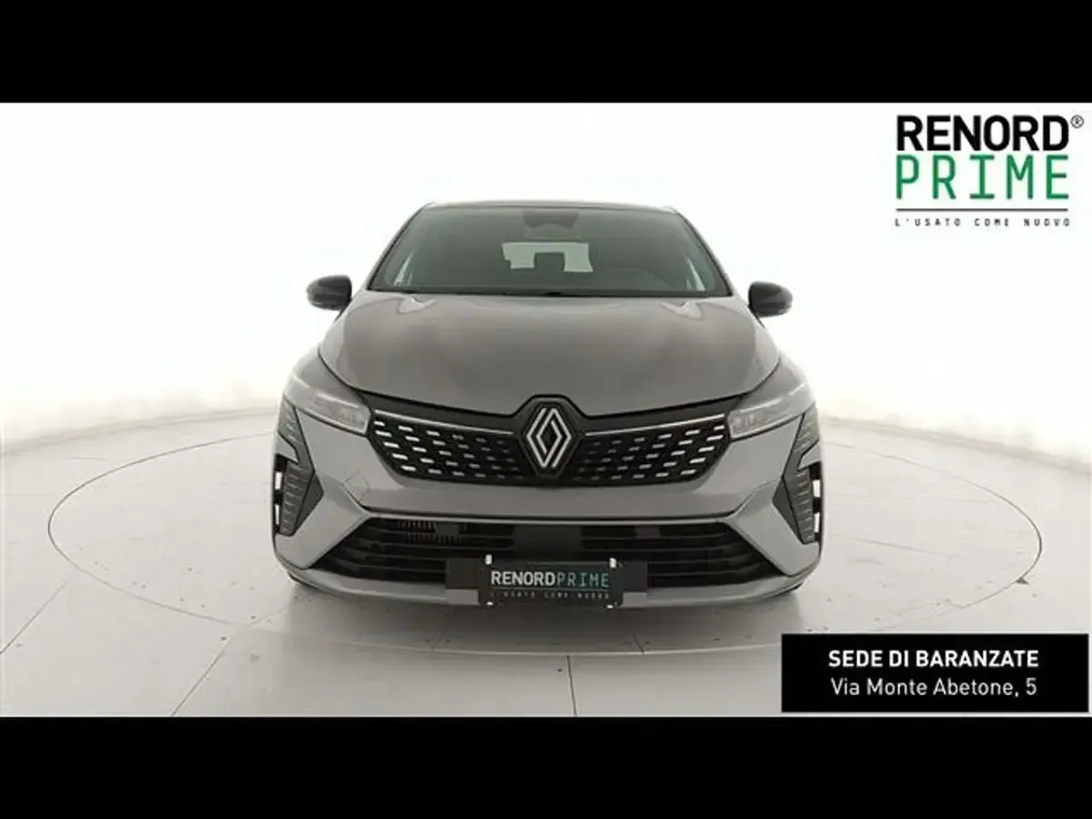 Usata Renault Clio V Techno 91 CV (66 kW) 2025 Grigio chiaro Berlina