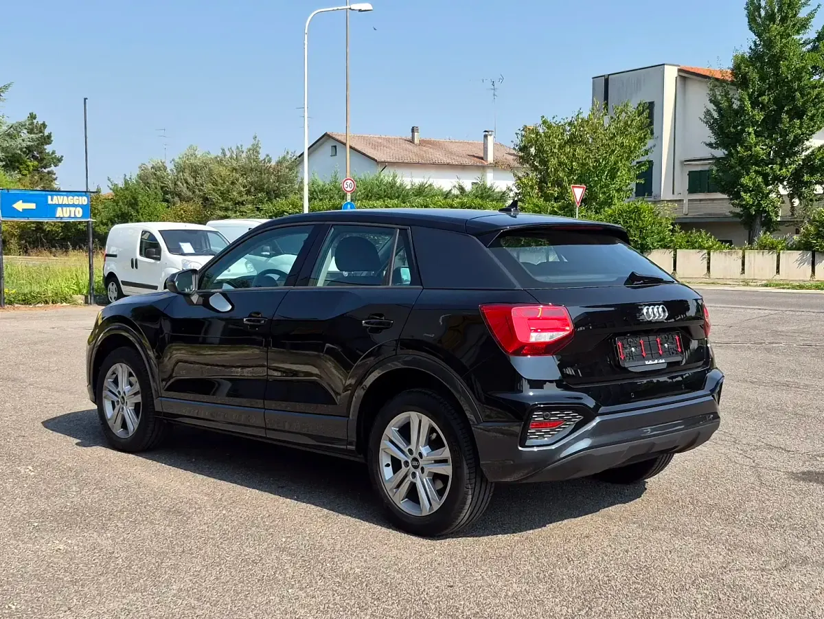 Usata Audi Q2 Advanced 110 CV (80 kW) 2022 Nero brillante SUV