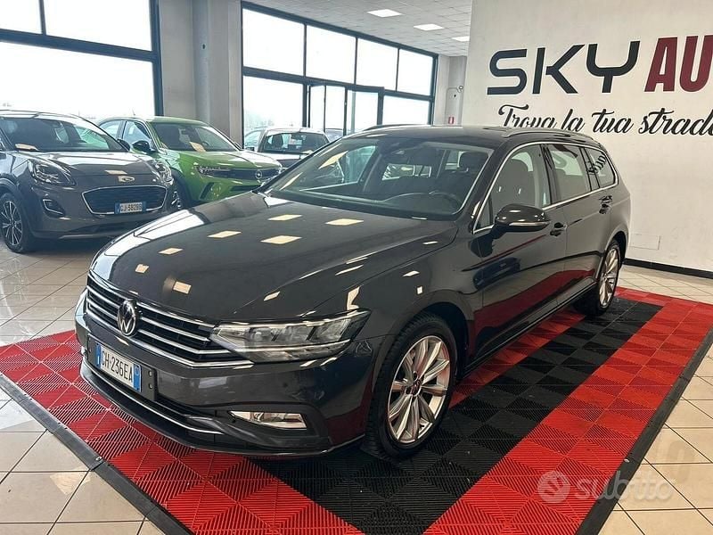 Usata VW Passat Business 150 CV (110 kW) 2022 Grigio Station wagon