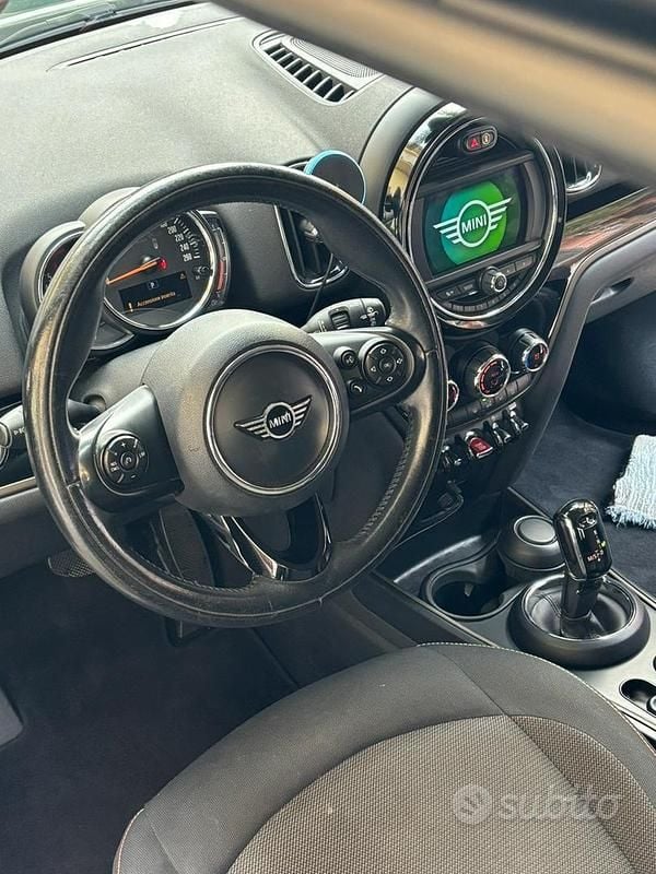 Usata Mini Cooper D 150 CV (110 kW) 2018 Verde Utilitaria
