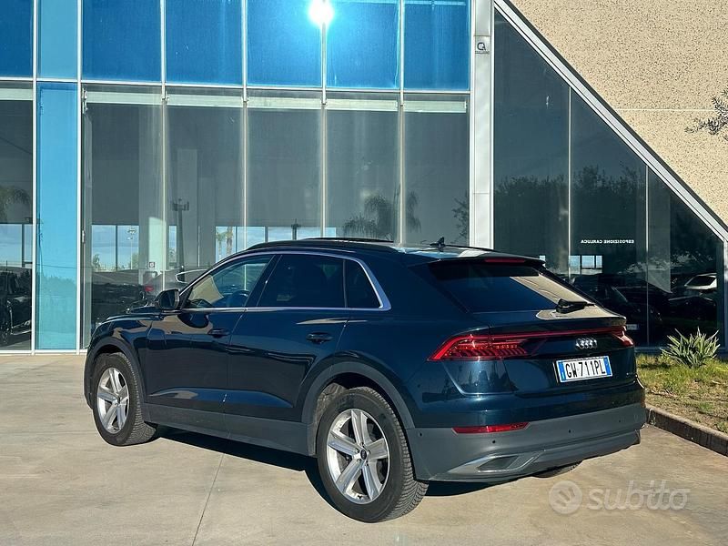Usata Audi Q8 286 CV (210 kW) 2023 Blu SUV