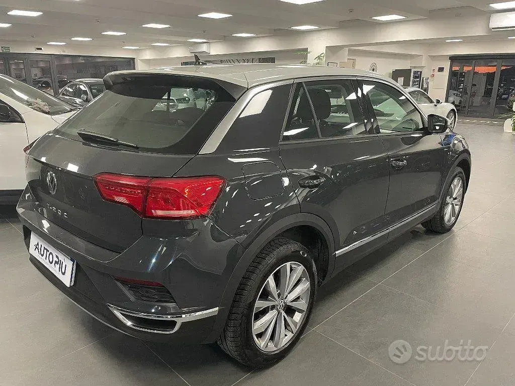 Usata VW T-Roc Style 116 CV (85 kW) 2019 Grigio SUV