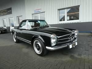 Usata Mercedes 230 150 CV (110 kW) 1967 Nero Cabrio