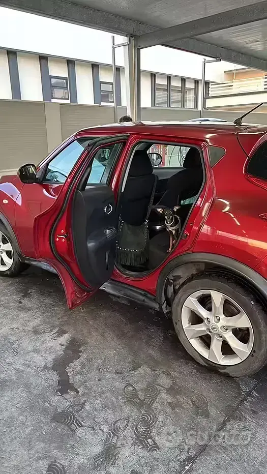 Usata Nissan Juke 110 CV (80 kW) 2011 Rosso SUV