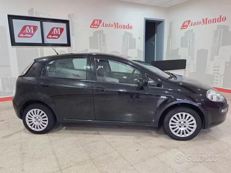 Usata Fiat Punto Active 60 CV (44 kW) 2010 Nero Utilitaria