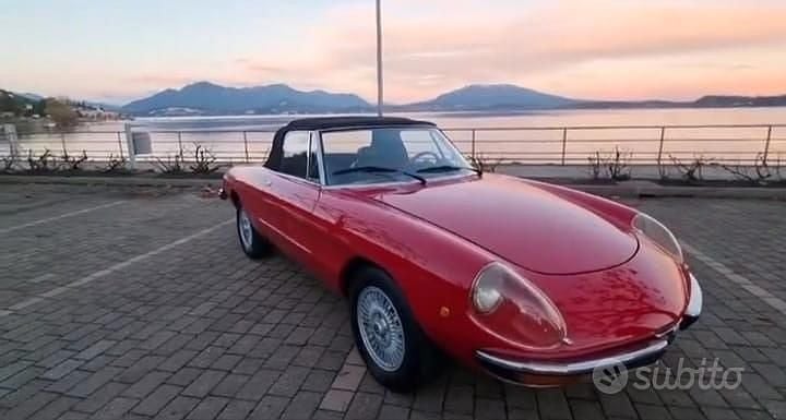 Rosso Usata 1981 Alfa Romeo 2000 Veloce Cabrio | 26.000 € - Immagine 1/4