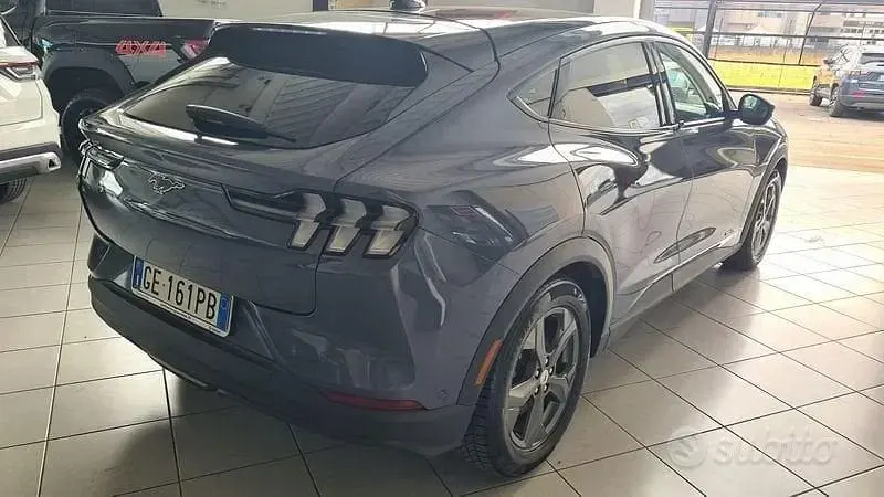 Usata Ford Mustang Mach-E Standard Range 197 kW (269 CV) 2021 Grigio SUV