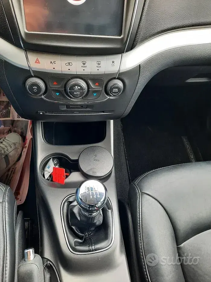 Usado Fiat Freemont 140 HP (102 kW) 2012 Branco SUV