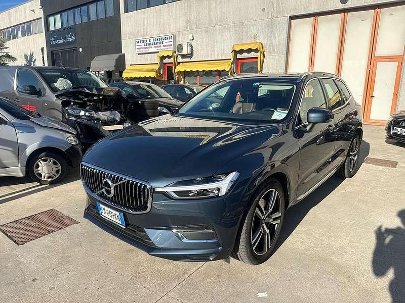 Blu/azzurro Usata 2018 Volvo XC60 Inscription SUV | 29.500 € (Buon prezzo) - Immagine 1/4