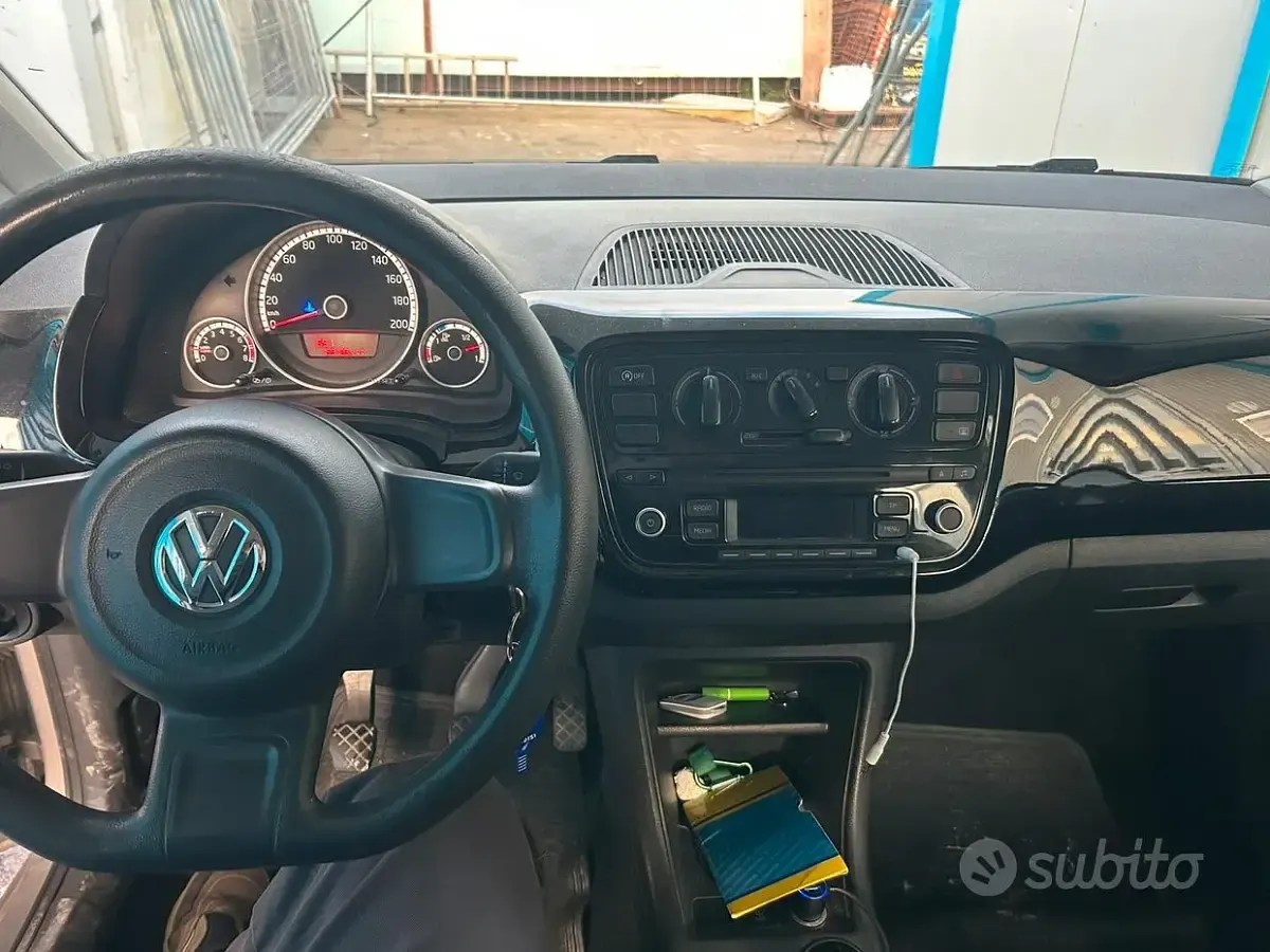 Usata VW up! 68 CV (50 kW) 2015 Grigio Utilitaria