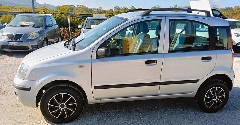 Grigio Usata 2009 Fiat Panda Dynamic Berlina | 3550 € (Cara) - Immagine 1/4