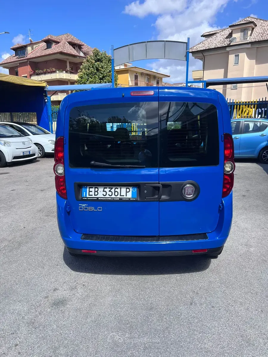 Usata Fiat Doblò 105 CV (77 kW) 2010 Monovolume