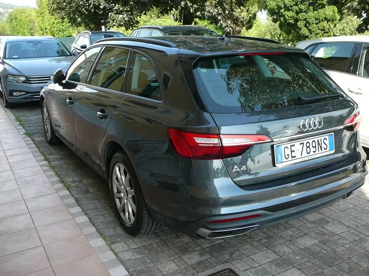 Usata Audi A4 Business 163 CV (119 kW) 2021 Grigio Station wagon