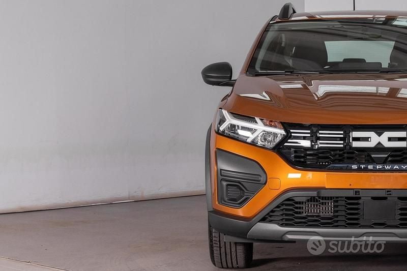 Usata Dacia Sandero Stepway 91 CV (66 kW) 2024 Arancione Berlina
