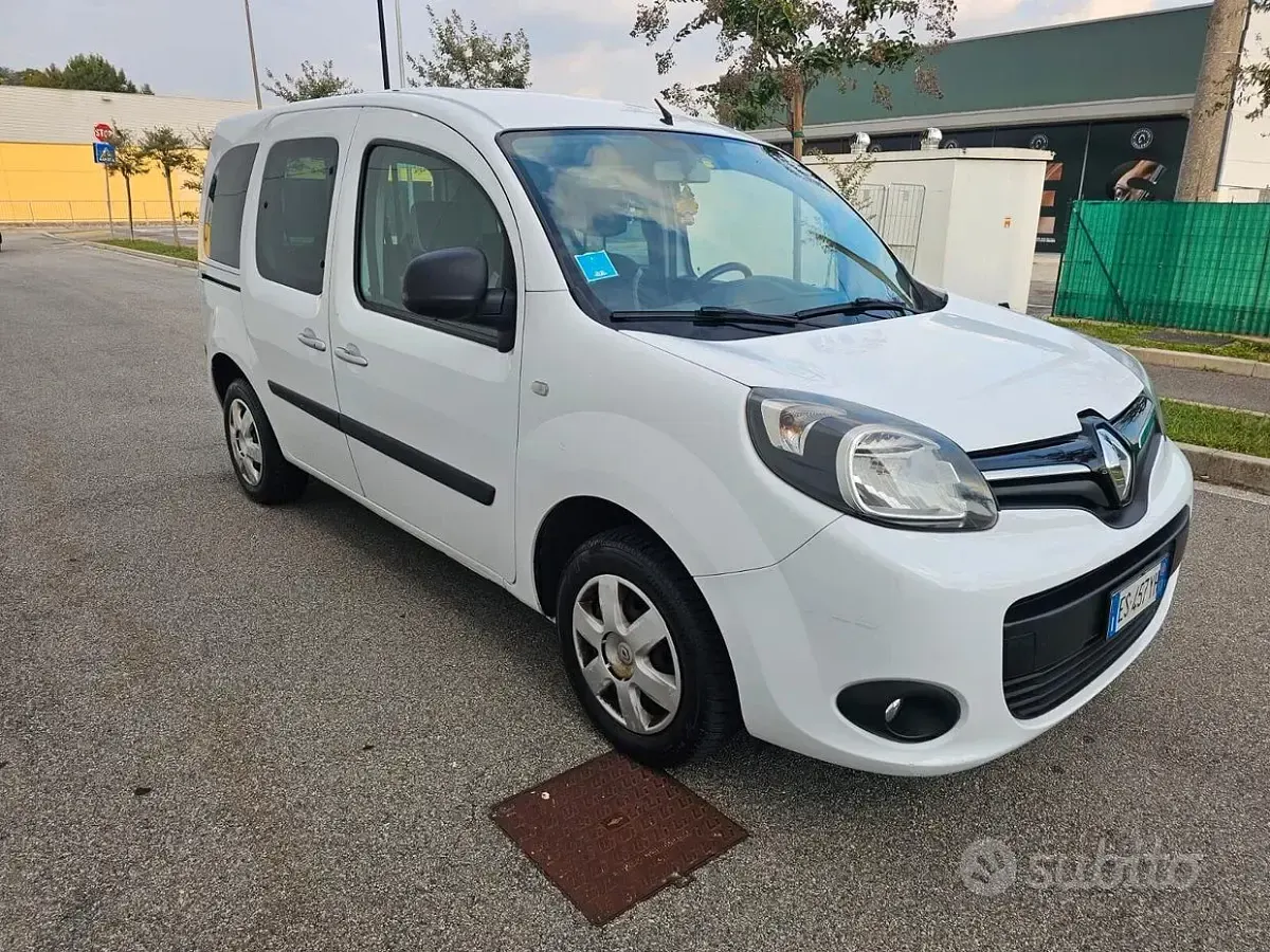 Usata Renault Kangoo 90 CV (66 kW) 2013 Bianco Monovolume