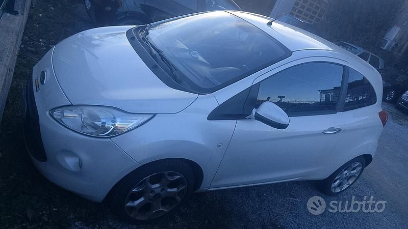 Begagnad Ford Ka 75 HK (55 kW) 2012 Grå Halvkombi