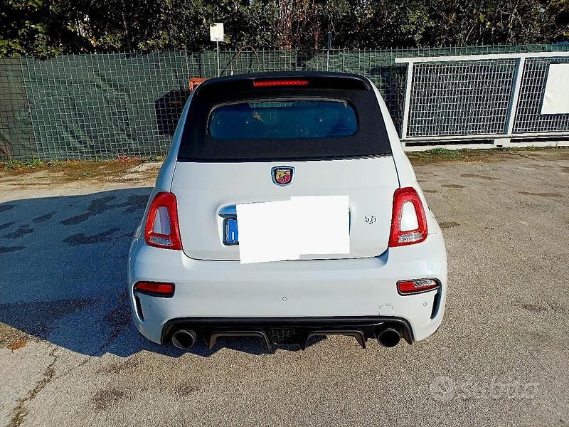 Usata Abarth 595C 165 CV (121 kW) 2022 Grigio Cabrio