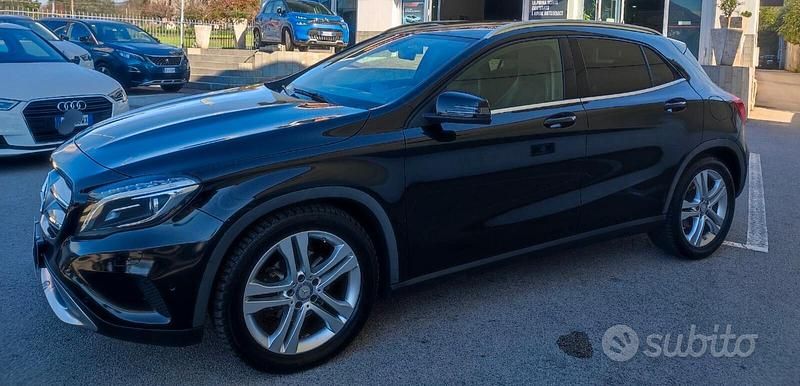 Usata Mercedes GLA200 135 CV (99 kW) 2014 Nero SUV