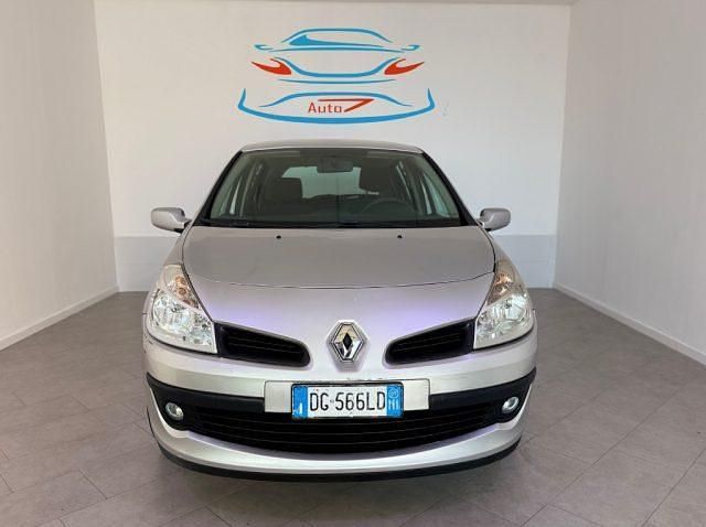 Usata Renault Clio II Luxe 75 CV (55 kW) 2007 Argento Berlina