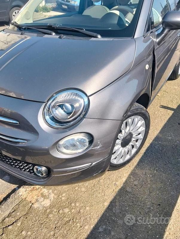 Begagnad Fiat 500 Lounge 69 HK (50 kW) 2018 Grå Sedan