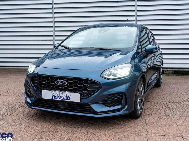 Magnetic grey Usata 2024 Ford Fiesta ST-Line Tre volumi | 18.000 € (Buon prezzo) - Immagine 1/4