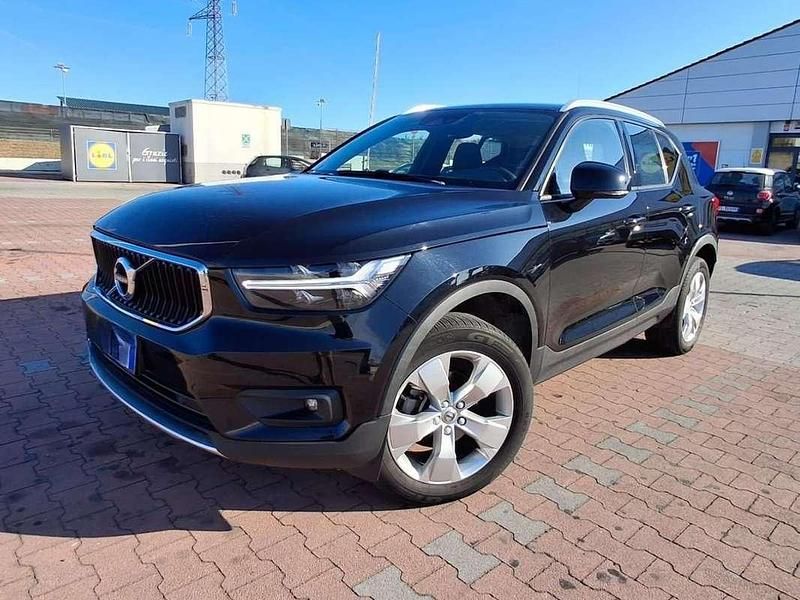 Usata Volvo XC40 Momentum 129 CV (94 kW) 2021 Nero SUV