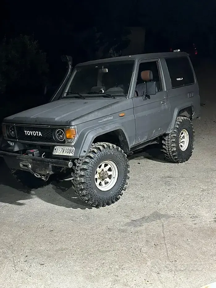 Usata Toyota Land Cruiser 210 CV (154 kW) 1983 Marrone SUV