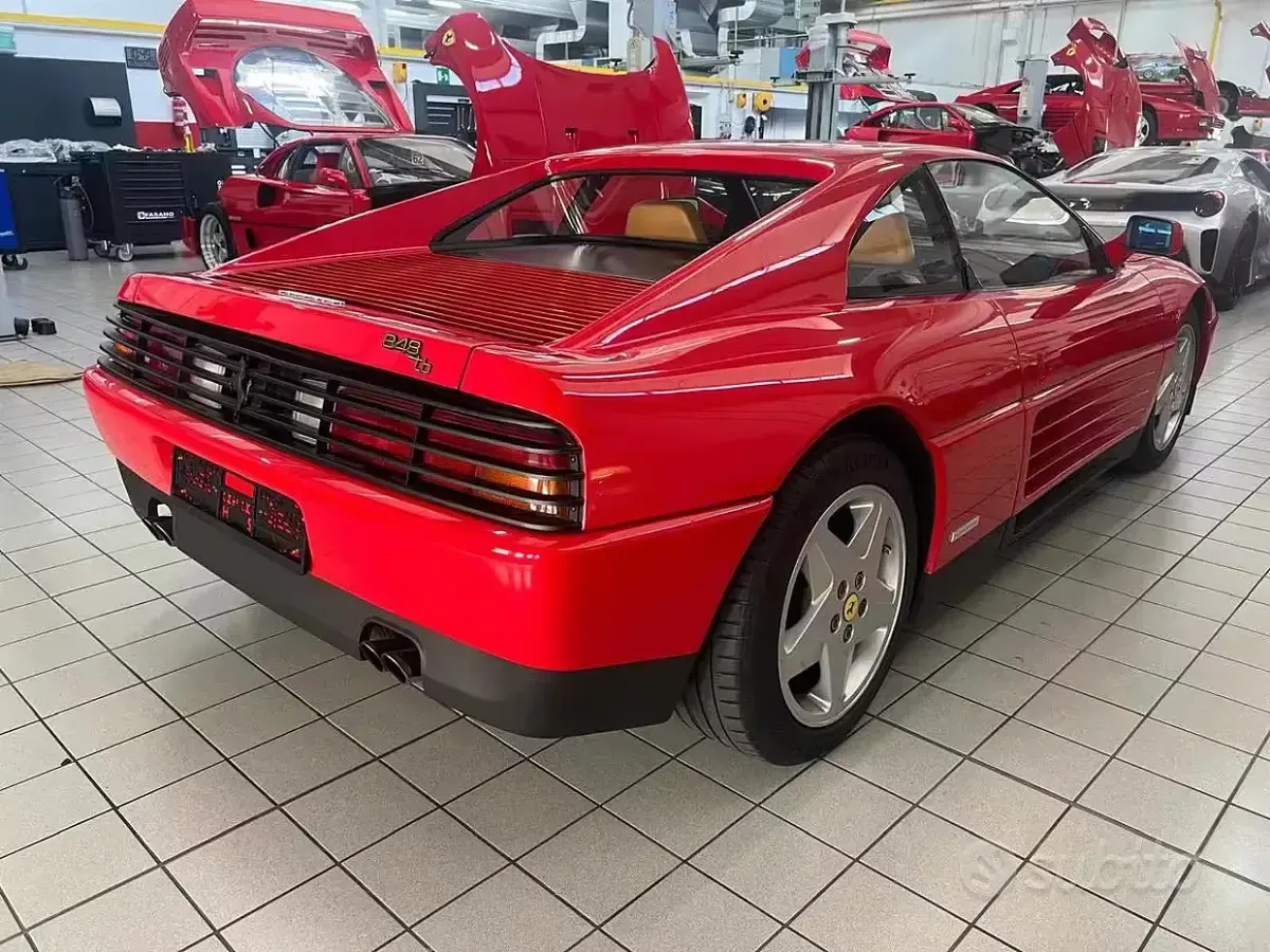Usata Ferrari 348 295 CV (216 kW) 1990 Rosso