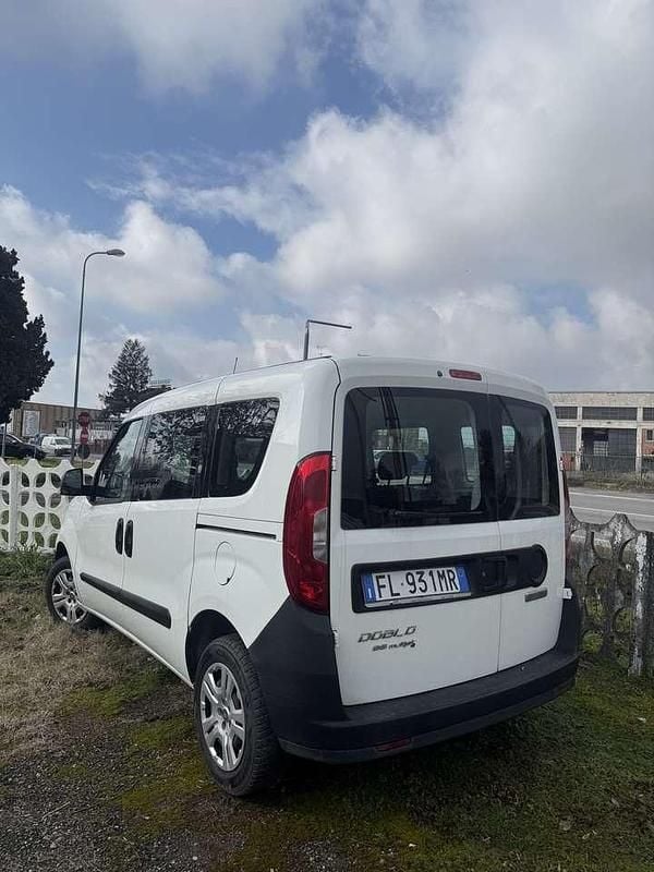 Usata Fiat Doblò Easy 95 CV (69 kW) 2018 Bianco Monovolume