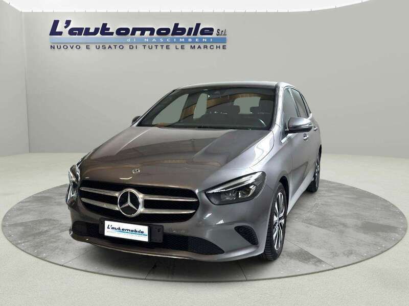 Usata Mercedes B160 Business 116 CV (85 kW) 2020 Grigio scuro Monovolume