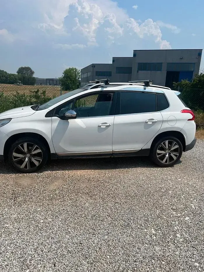 Usata Peugeot 2008 Allure 110 CV (80 kW) 2016 Bianco SUV