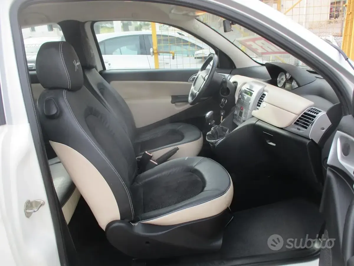 Usata Lancia Ypsilon 60 CV (44 kW) 2009 Bianco Utilitaria