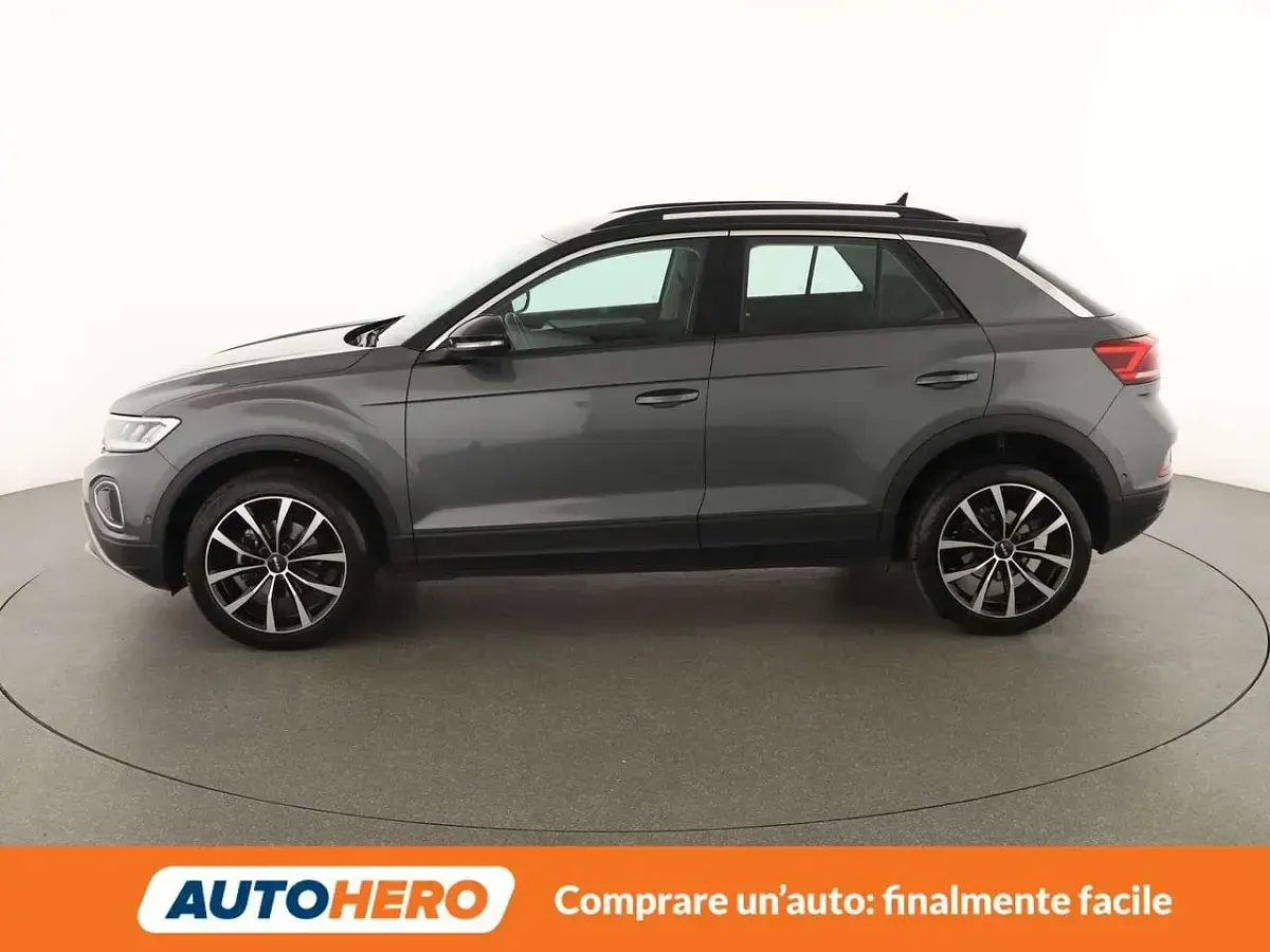 Usata VW T-Roc Life 150 CV (110 kW) 2023 Grigio SUV