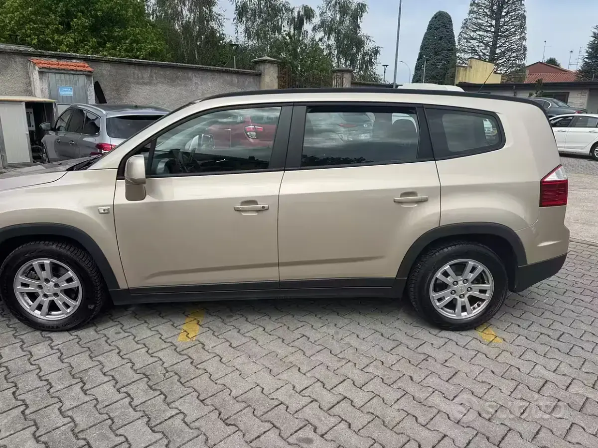 Usata Chevrolet Orlando 131 CV (96 kW) 2013 Marrone Monovolume