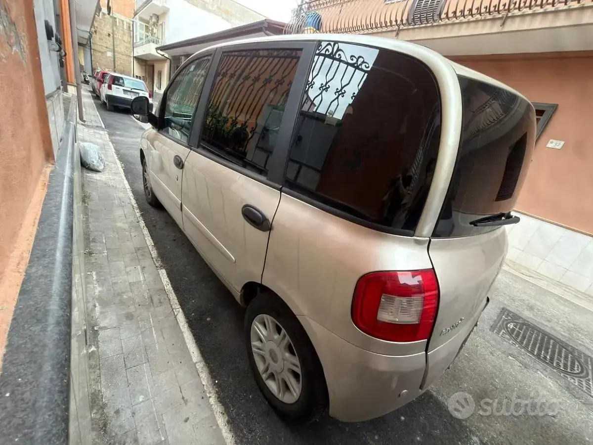 Usata Fiat Multipla 103 CV (75 kW) 2009 Marrone Monovolume