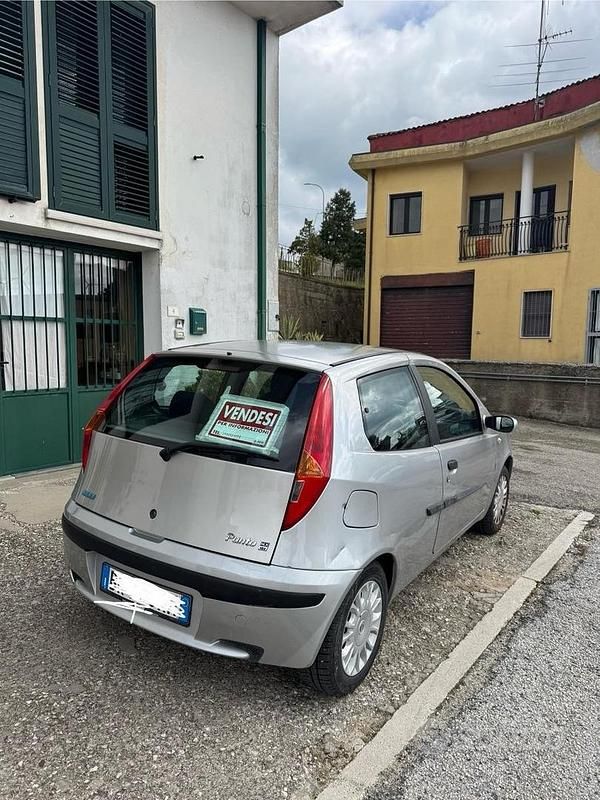 Usata Fiat Punto 80 CV (58 kW) 2000 Grigio Utilitaria